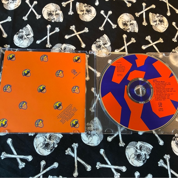 Orange CD Case with Pattern - Picture 3 of 7